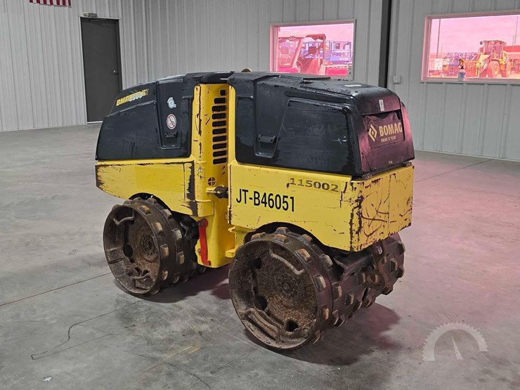2019-bomag-bmp8500-image-4