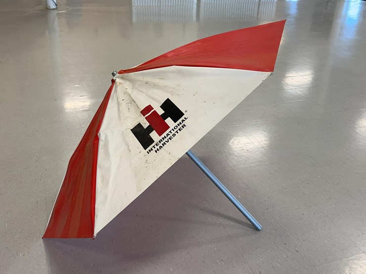 international-harvester-tractor-umbrella-image-1