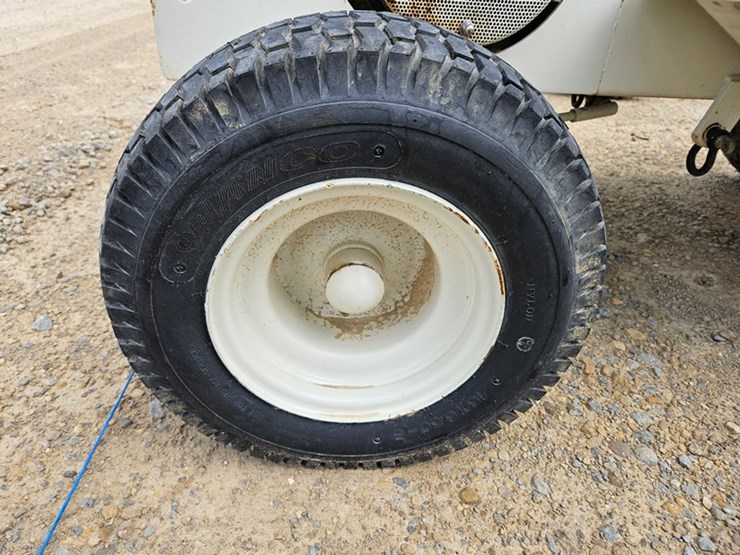 john-deere-110-image-10