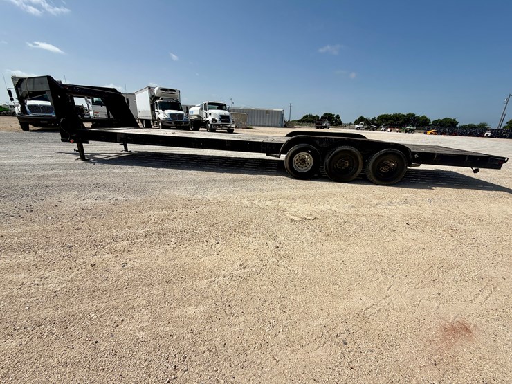2005-c&m-lowboy-flatbed-trailer-image-8
