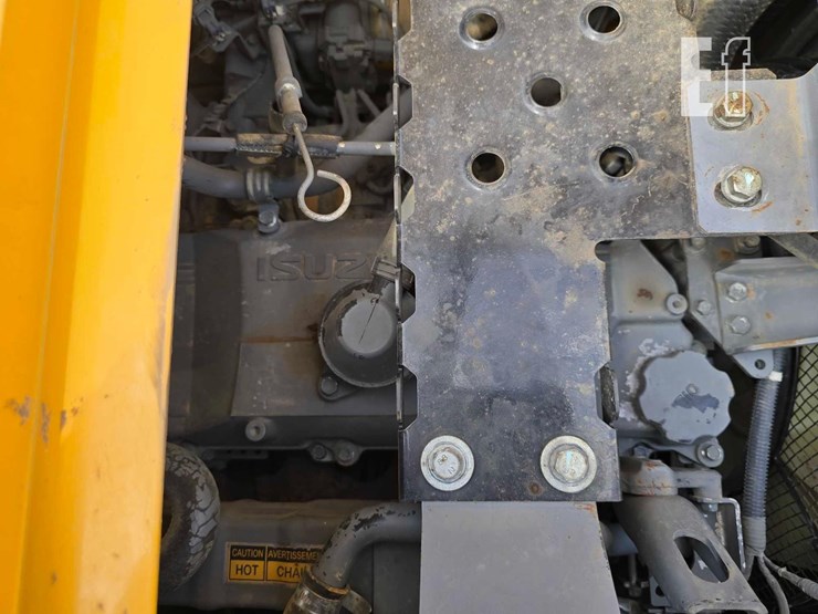 2018-deere-245g-lc-image-24