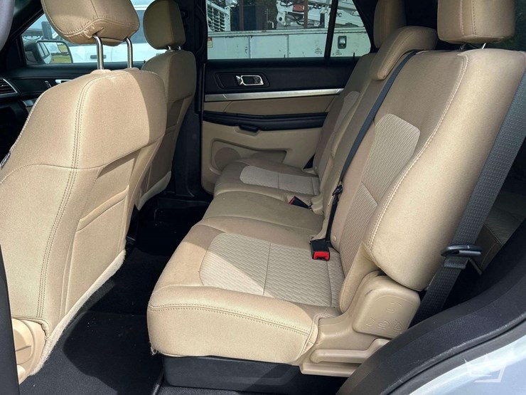 2016-ford-explorer-image-20