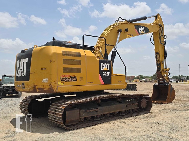 2017-caterpillar-323fl-image-3