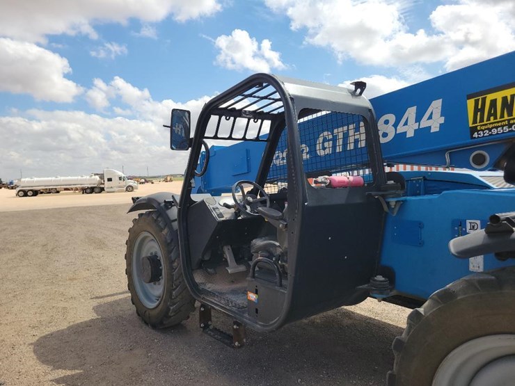 2017-genie-gth844-image-25
