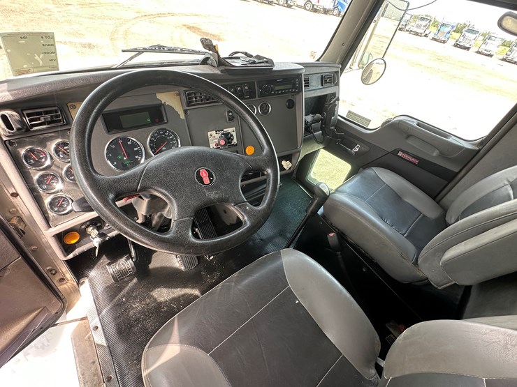 2012-kenworth-t370-image-10