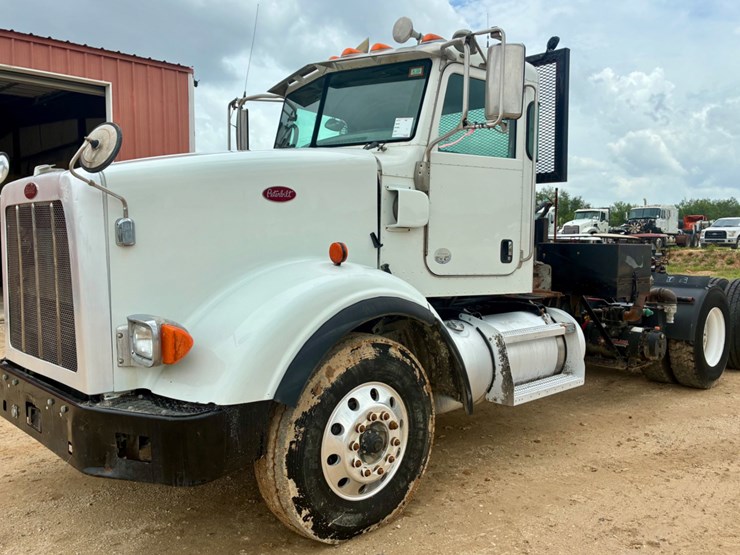 2016-peterbilt-367-image-1