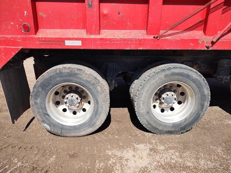 1996-peterbilt-377-image-22