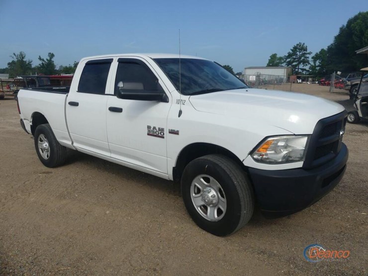 2015-dodge-ram-3500hd-image-2