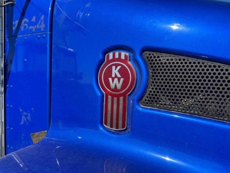 2010-kenworth-t370-image-3