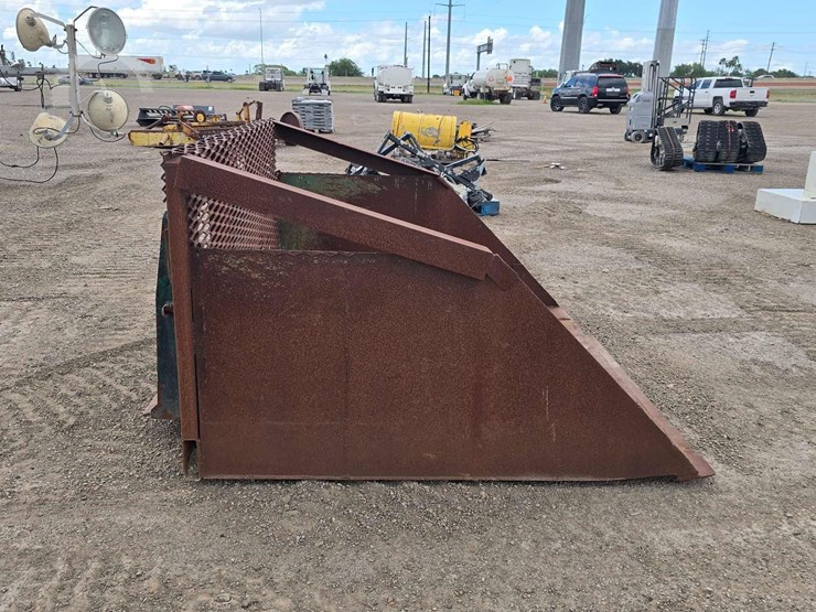 2015-deere-318e-image-6