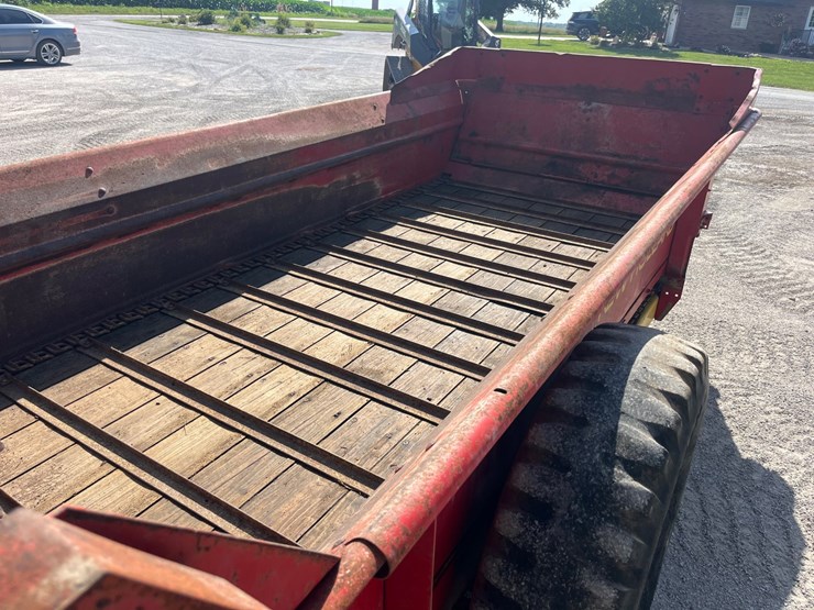 new-holland-519-image-13