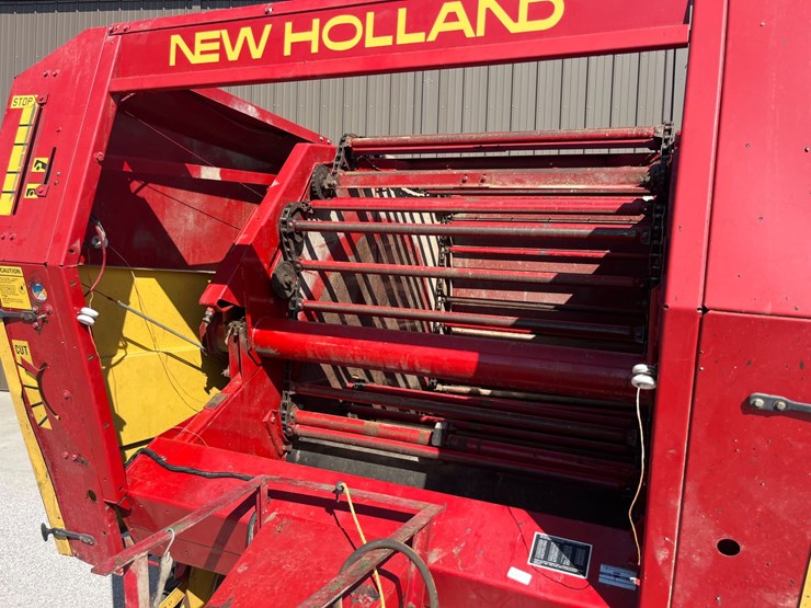 new-holland-853-image-21
