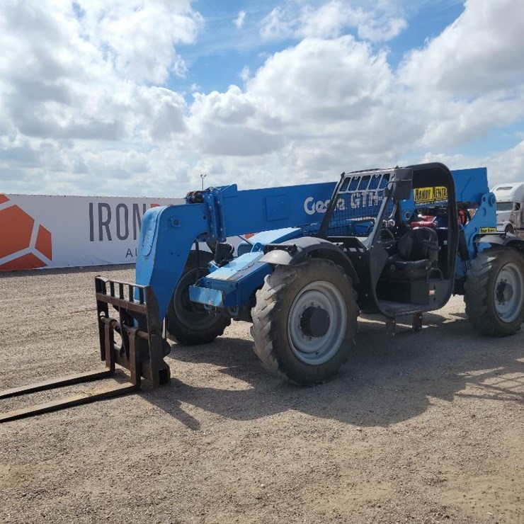 2017 GENIE GTH844