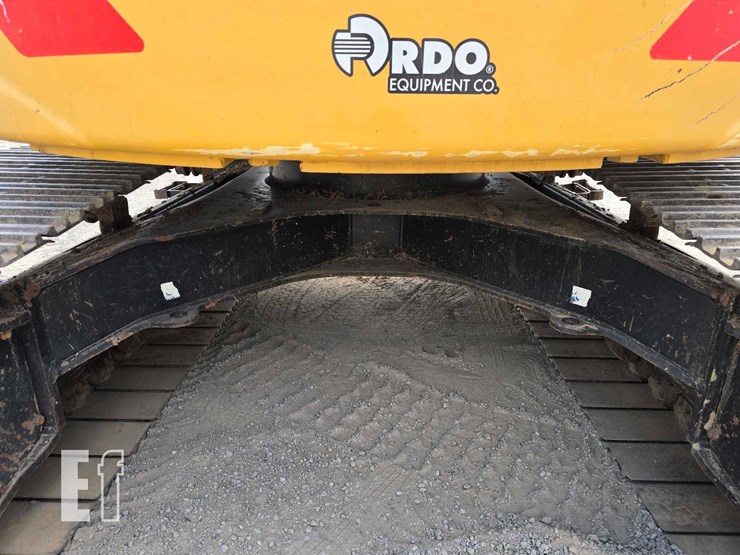 2018-deere-245g-lc-image-27