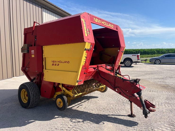 new-holland-853-image-7