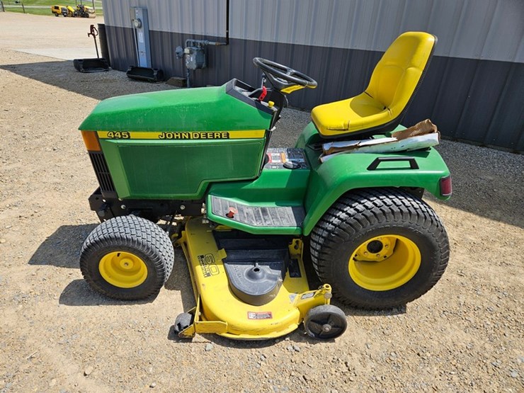 john-deere-445-image-2