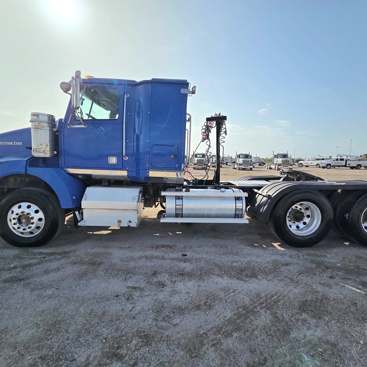 2012 WESTERN STAR 4900SB
