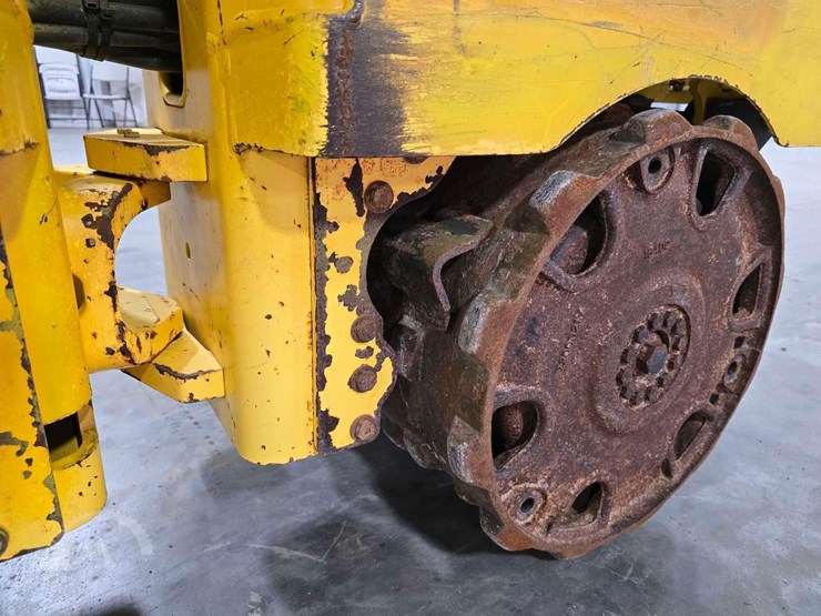 2019-bomag-bmp8500-image-14