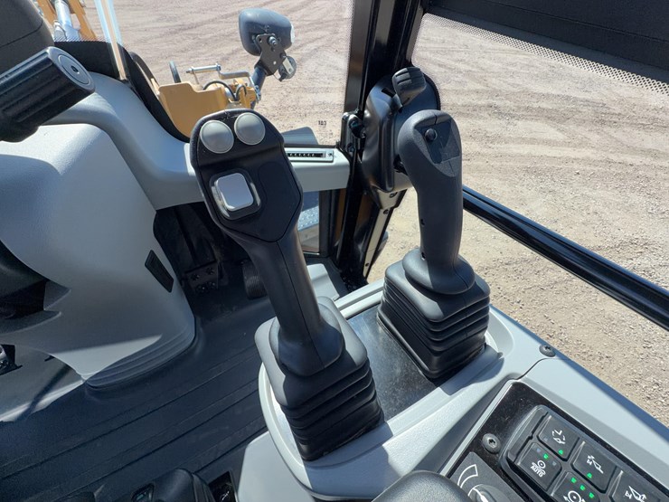 caterpillar-910-image-44