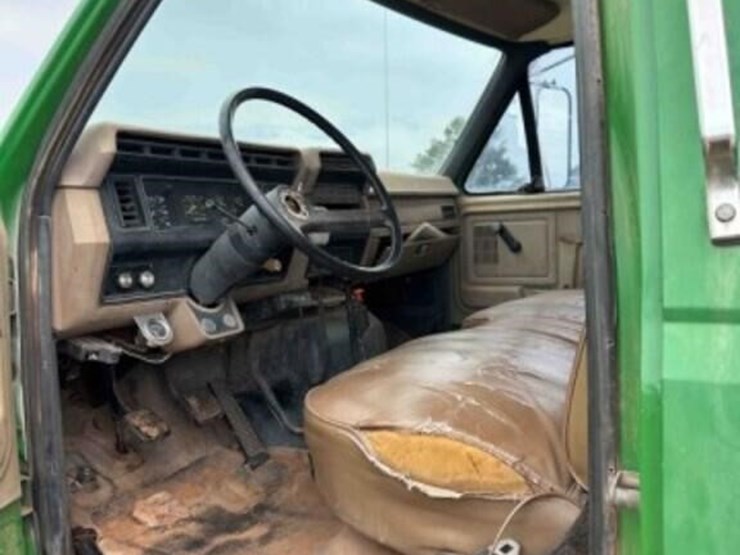 1988-ford-f700-image-18