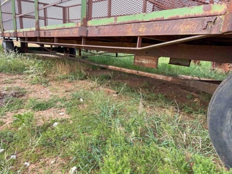 24'-trailer-w/-metal-mesh-caged-sides-image-3