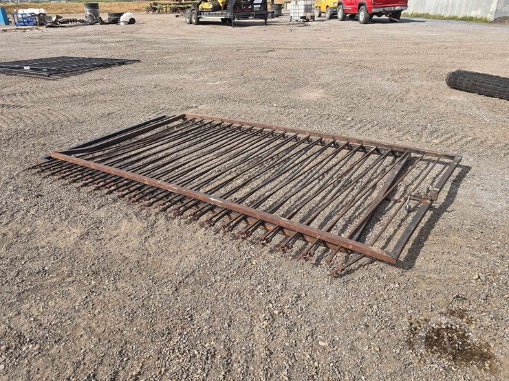 18-foot-6-inch-bi-parting-iron-gate-image-1