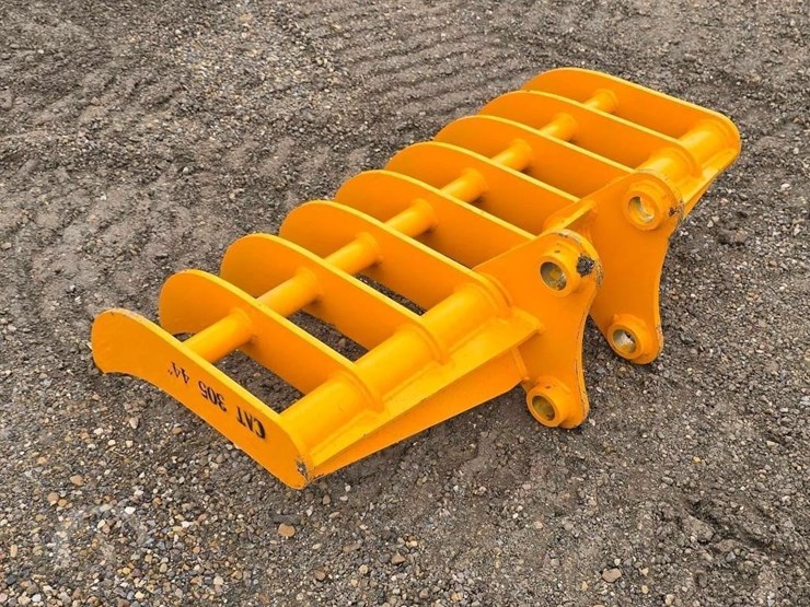 2026-caterpillar-305-image-4