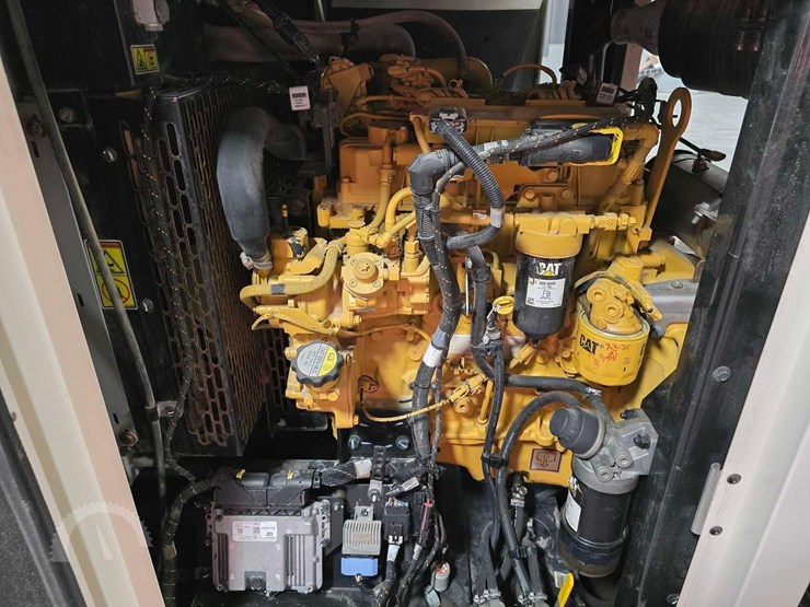 caterpillar-xq60-image-14