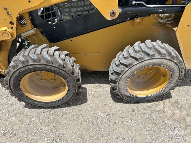 caterpillar-232d-compact-wheel-loader-skid-steer-image-18