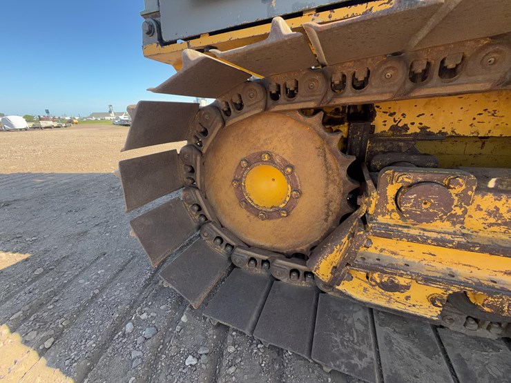 2002-komatsu-d38p-dozer-image-17