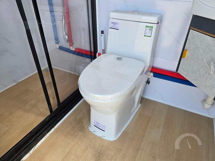 mobile-toilet-with-shower-image-11