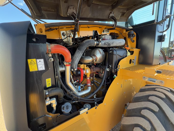 caterpillar-910-image-27