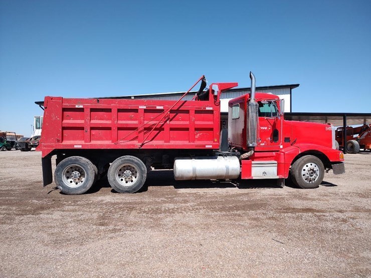 1996-peterbilt-377-image-6