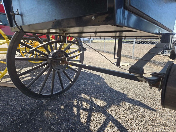 black-horse-drawn-carriage-image-19