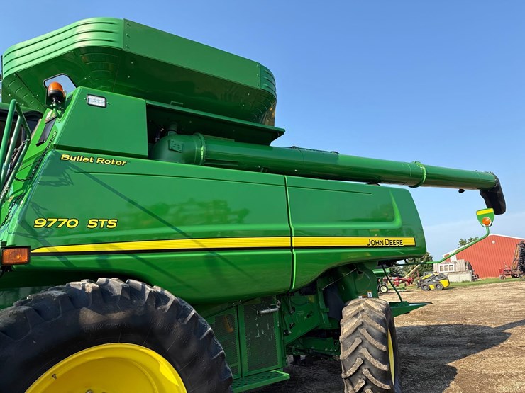 2011-john-deere-9770-sts-image-140