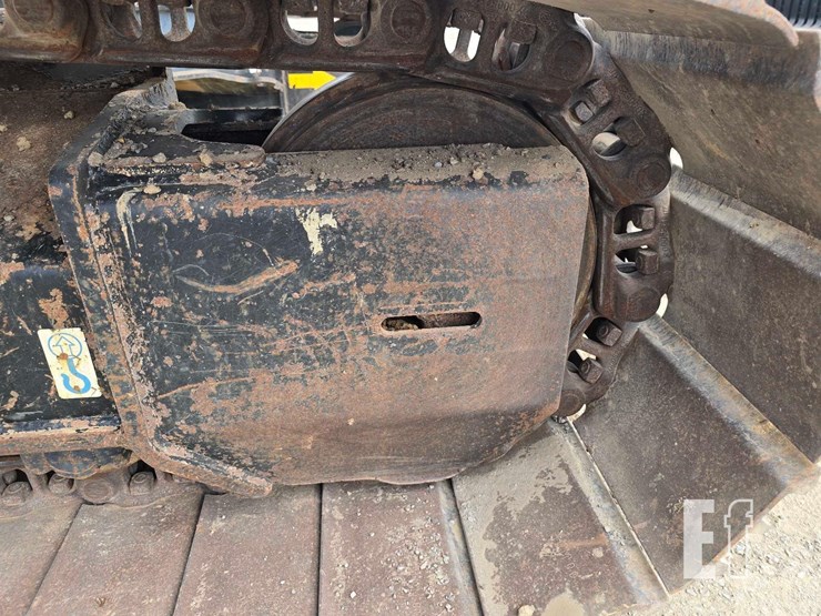 2018-deere-245g-lc-image-34