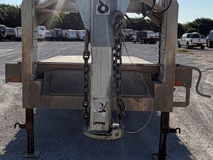 2022-eby-aluminum-gooseneck-trailer-image-2