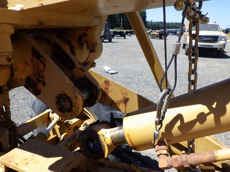 mitsubishi-mg130-motor-grader-image-17
