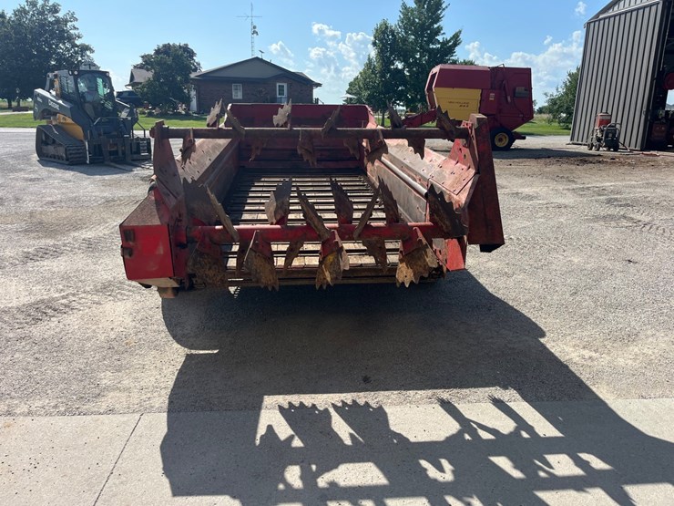 new-holland-519-image-4