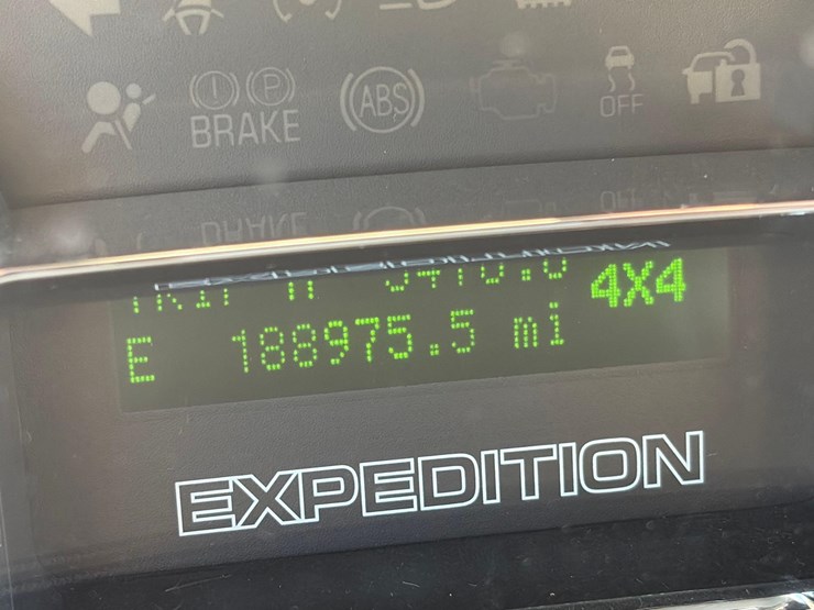 2013-ford-expedition-image-35
