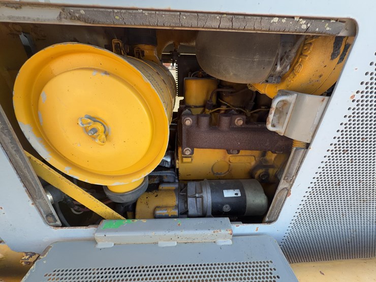 2002-komatsu-d38p-dozer-image-34