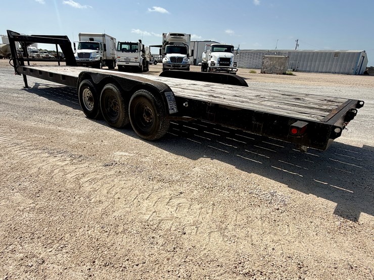 2005-c&m-lowboy-flatbed-trailer-image-7