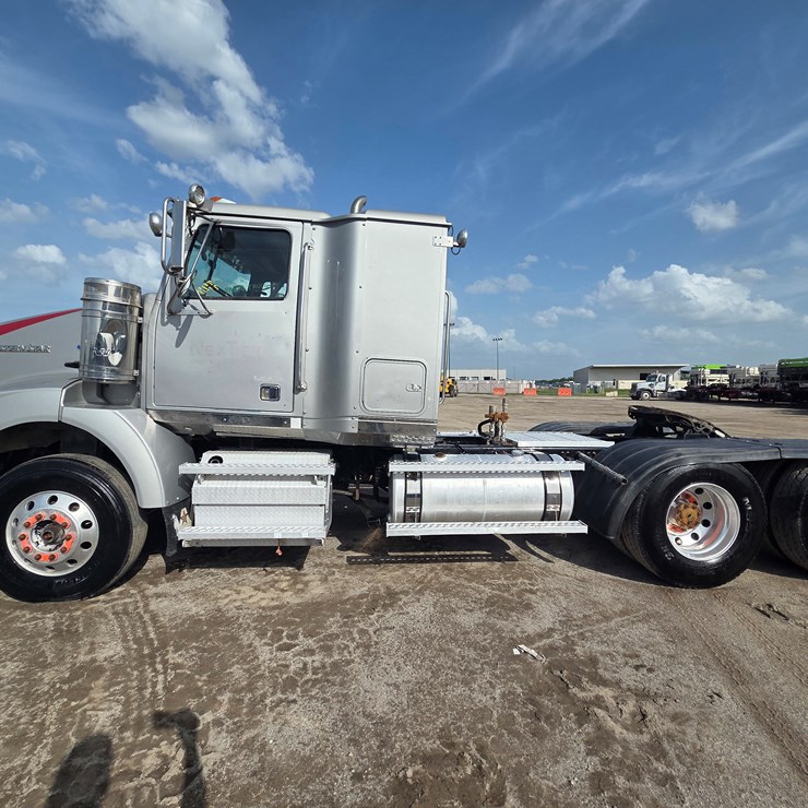 2012 WESTERN STAR 4900SB