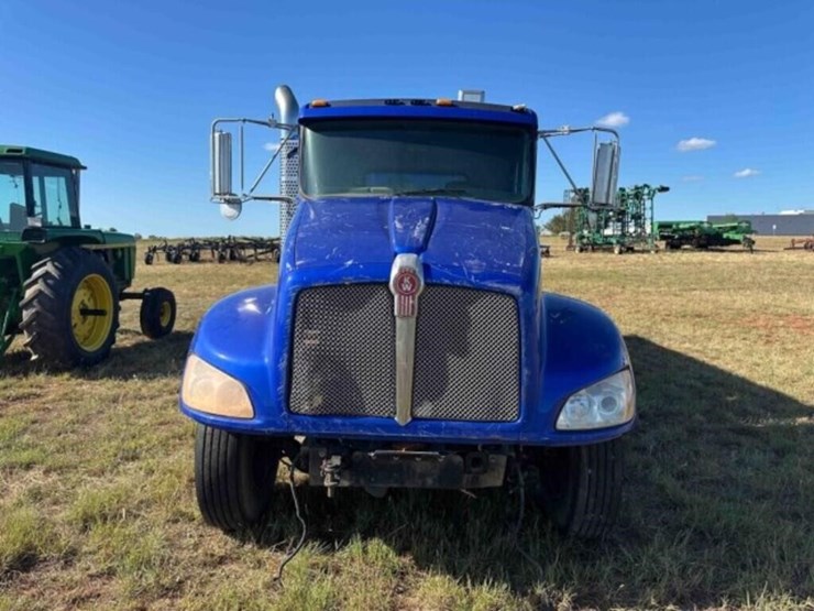 2010-kenworth-t370-image-5