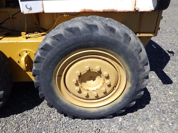 mitsubishi-mg130-motor-grader-image-9
