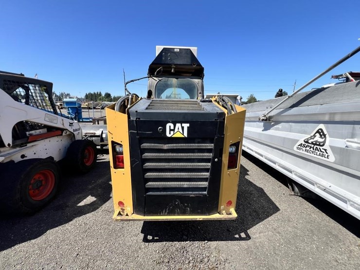 2015-caterpillar-246d-image-4