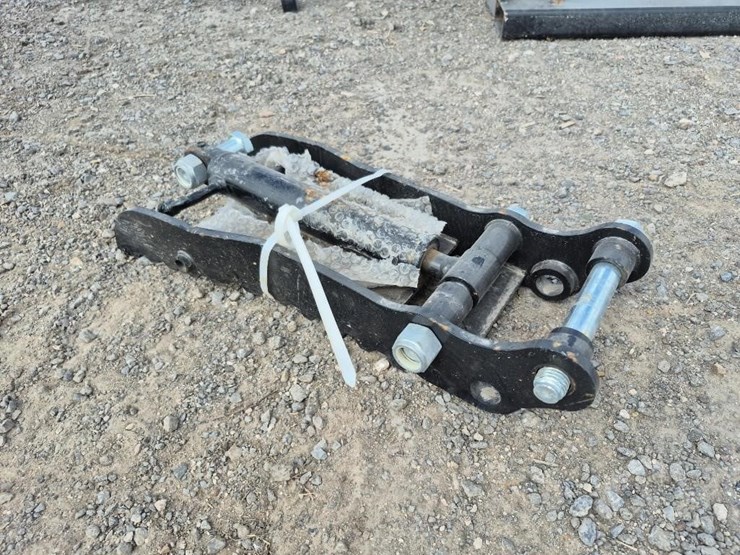 2025-future-excavator-hydraulic-thumb-image-2