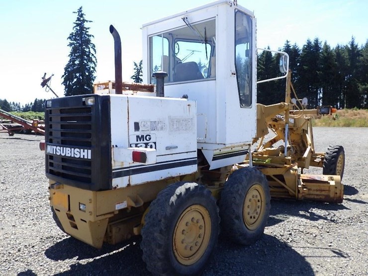 mitsubishi-mg130-motor-grader-image-5