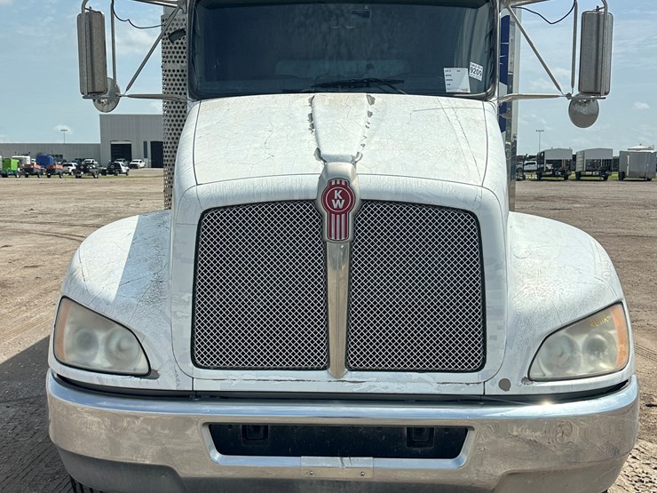 2012-kenworth-t370-image-2