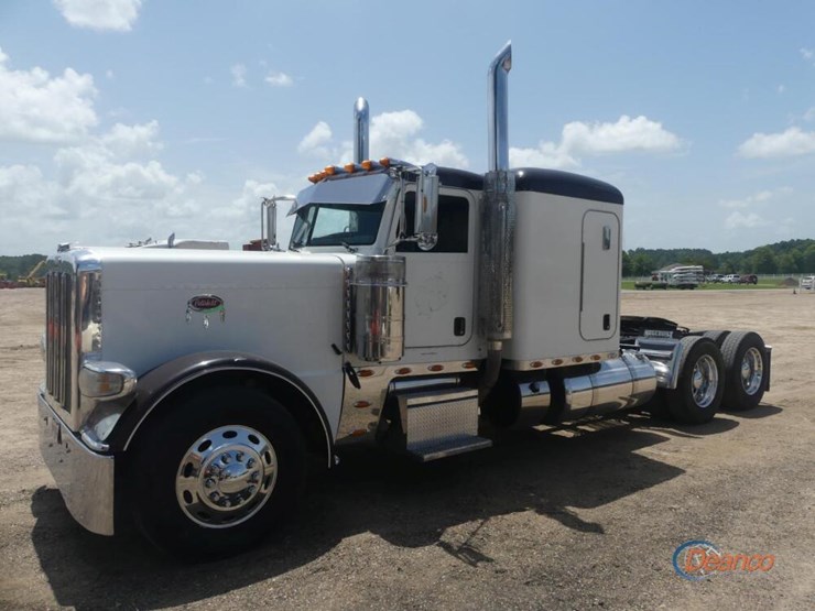 2012-peterbilt-389-image-22